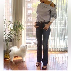 Super chic one- shoulder shirt